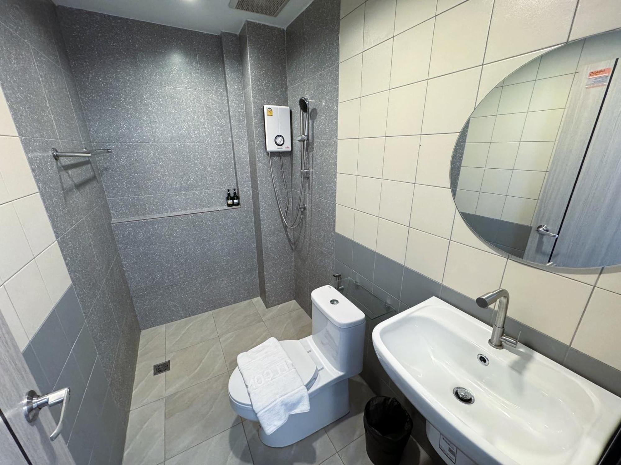 Luka House Hotel Ban Lam Luk Ka Bagian luar foto