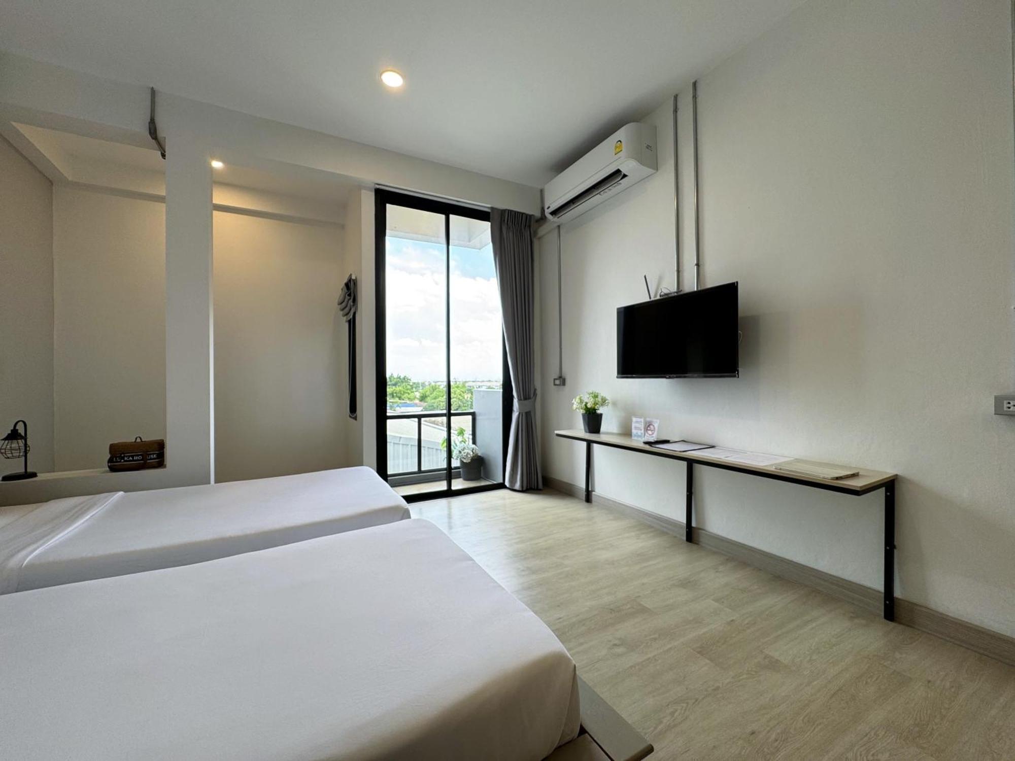 Luka House Hotel Ban Lam Luk Ka Bagian luar foto