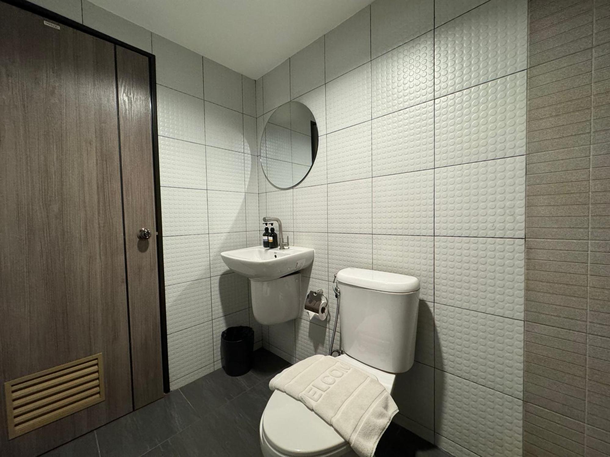 Luka House Hotel Ban Lam Luk Ka Bagian luar foto